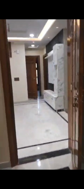 Building Lobby in 3 BHK Builder Floor at Indrapuram – for Rent