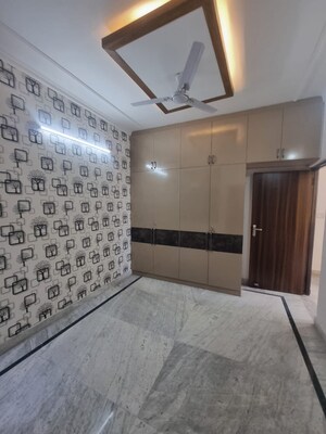 Room in 3 BHK Builder Floor at Ashoka Enclave – for Rent