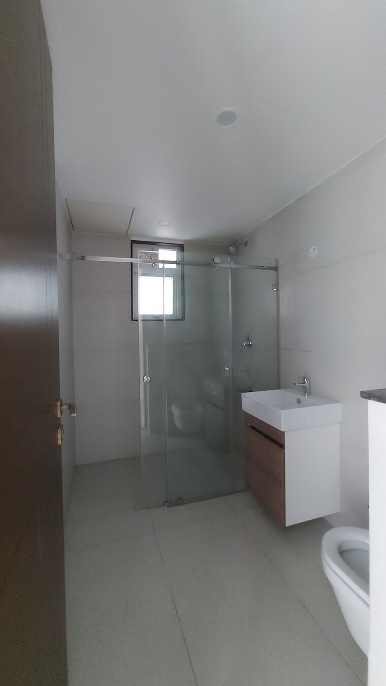 Bathroom, vamsiram-jyothi-cosmos 4 Bedroom 4095 Sq.Ft. Apartment In Hi Tech City Hyderabad 9426157