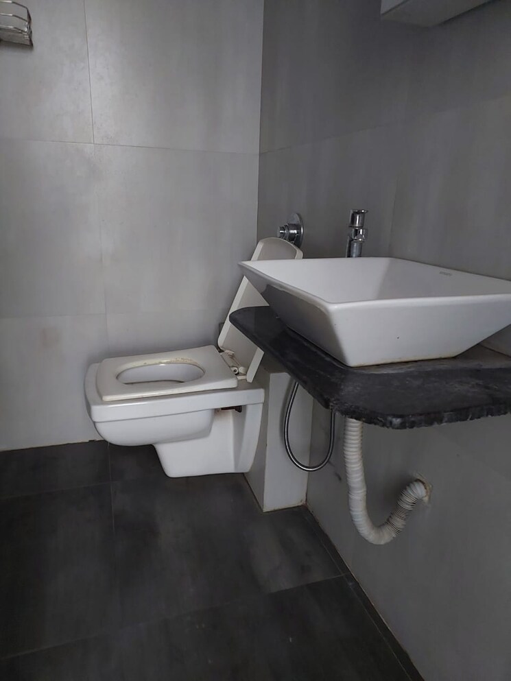 Bathroom, shiv-shakti-tower-28 2 Bedroom 602 Sq.Ft. Apartment In Malad East Mumbai 9426149