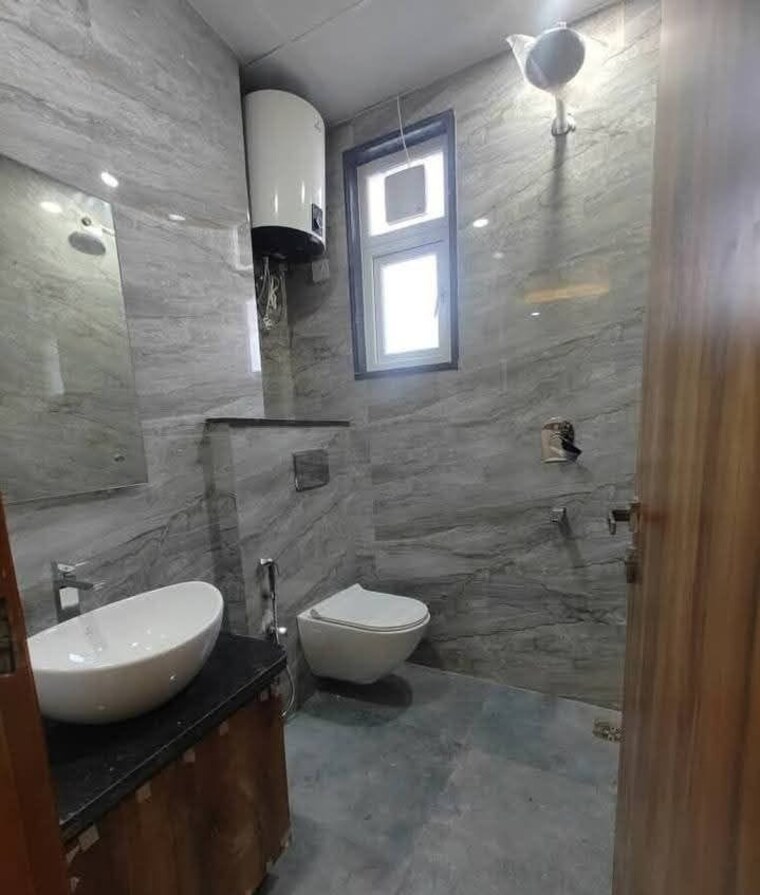 Bathroom, saket 2 Bedroom 1100 Sq.Ft. Apartment In Saket Delhi 9426155