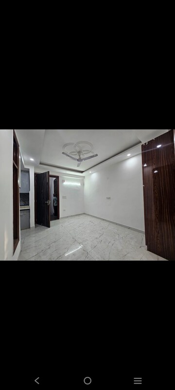 Room in 2 BHK Builder Floor at Saket – for Rent