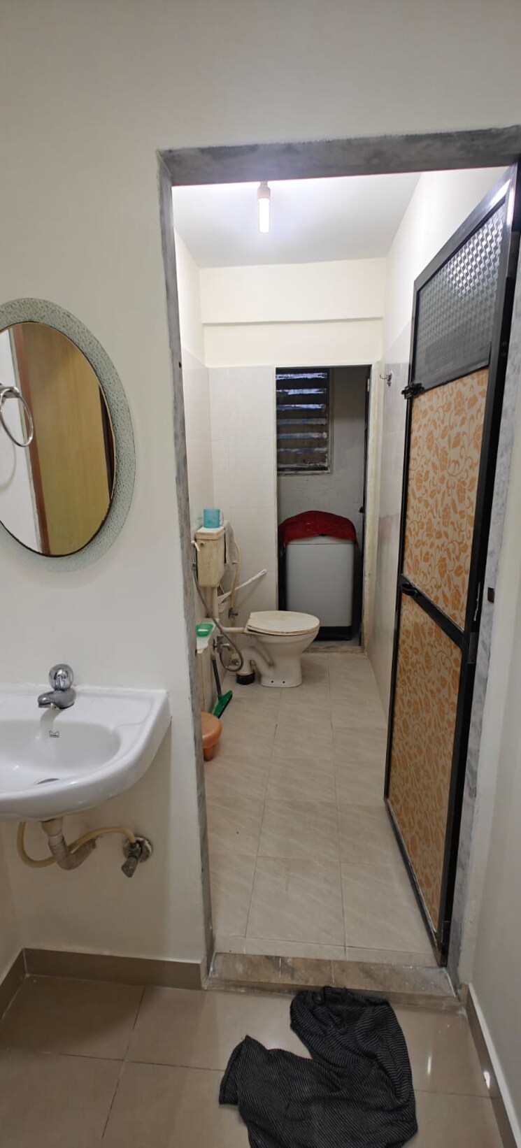 Bathroom, godrej-emerald 3 Bedroom 900 Sq.Ft. Apartment In Ghodbunder Road Thane 9426181
