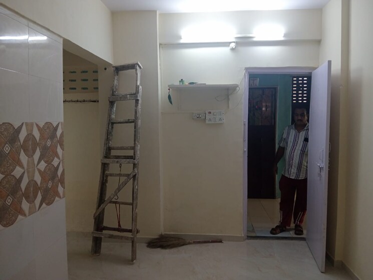 Room, bindra-complex 1 RK 350 Sq.Ft. Apartment In Andheri East Mumbai 9426191