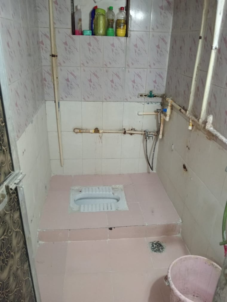 Bathroom, bindra-complex 1 RK 350 Sq.Ft. Apartment In Andheri East Mumbai 9426191