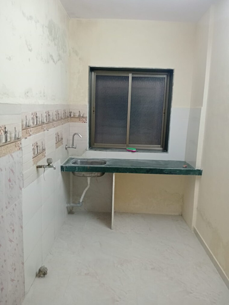 Room, bindra-complex 1 RK 350 Sq.Ft. Apartment In Andheri East Mumbai 9426191