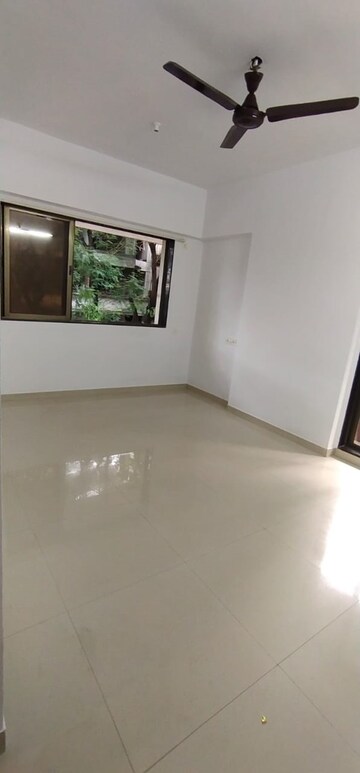 Bedroom in 2 BHK Apartment at Chembur – for Rent