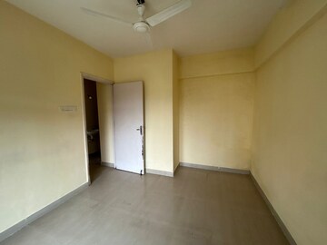 Room in 3 BHK Apartment at Hiranandani Estate Princeton, Ghodbunder Road – for Rent