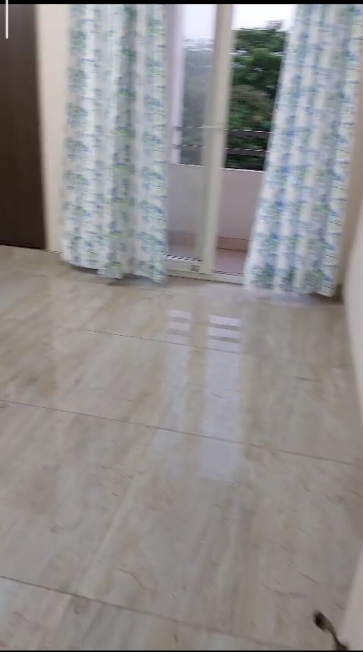 Room, wave-executive-floors 2 Bedroom 900 Sq.Ft. Apartment In Wave City Ghaziabad 9426261