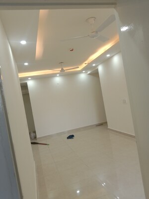 Room in 2 BHK Apartment at Signature Global Prime, Sector 63a – for Rent