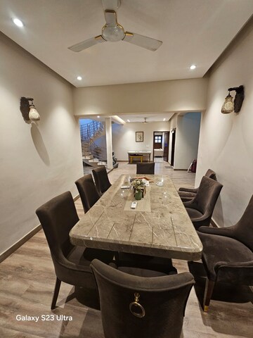 Team Area in 4 BHK Independent House at Sainik Farm – for Rent