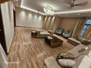 Furnished Amenities in 4 BHK Independent House at Sainik Farm – for Rent