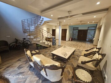 Team Area in 4 BHK Independent House at Sainik Farm – for Rent