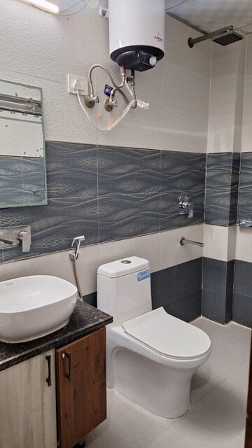 Master Bedroom in 3 BHK Builder Floor at Sector 46 – for Rent