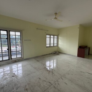 Room in 4 BHK Apartment at Padmanabha Nagar – for Rent