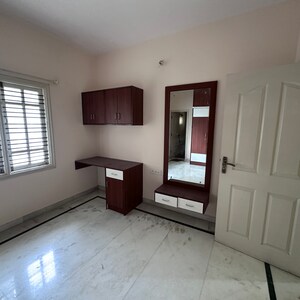 Room in 4 BHK Apartment at Padmanabha Nagar – for Rent