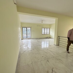 Room in 4 BHK Apartment at Padmanabha Nagar – for Rent