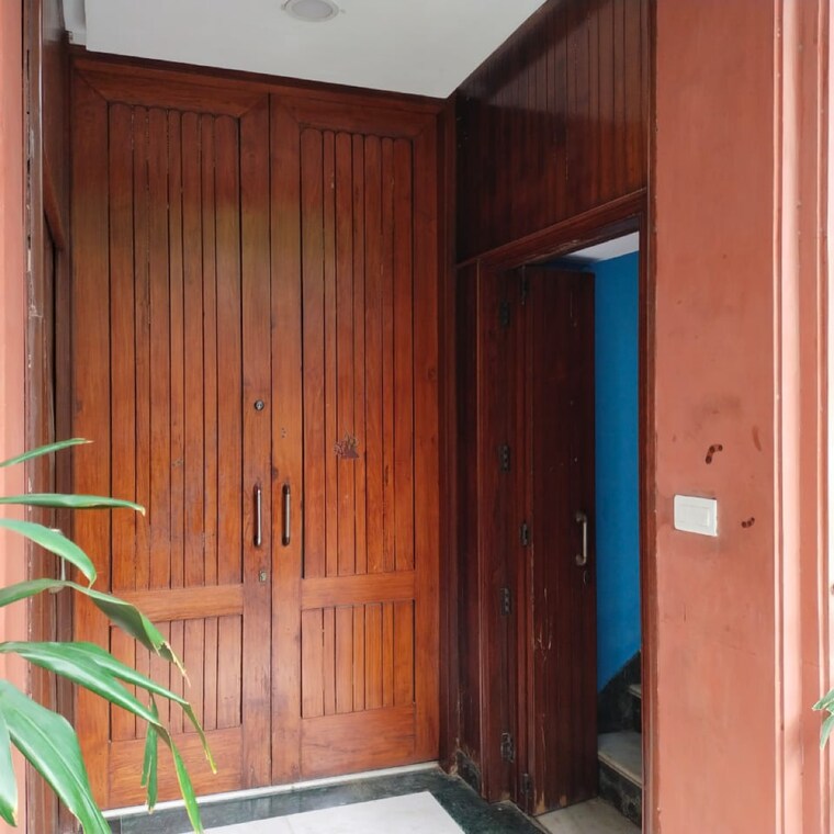 Master Bedroom, nehru enclave 3 Bedroom 250 Sq.Yd. Builder Floor In Nehru Enclave Delhi 9426392