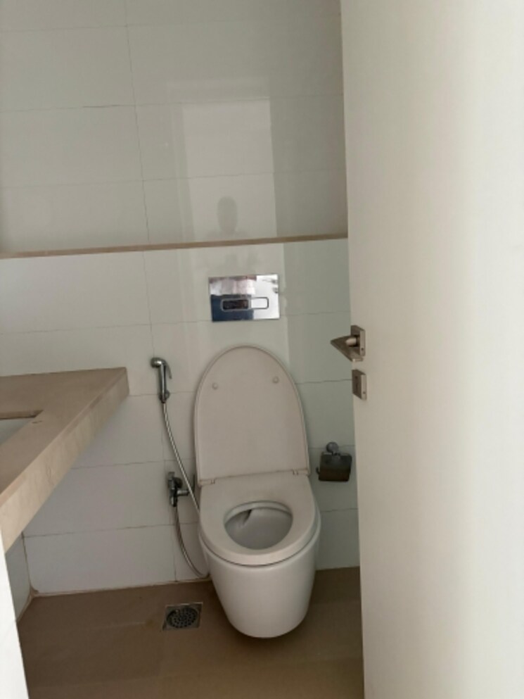 Bathroom, godrej-the-trees 3.5 Bedroom 1800 Sq.Ft. Apartment In Vikhroli East Mumbai 9426374