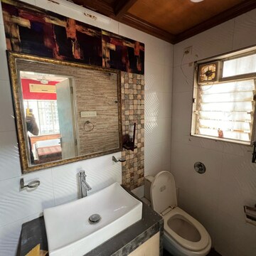 Team Area in 3 BHK Builder Floor at Arshie Complex, Versova – for Rent