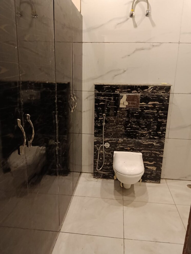 Bathroom, pir machalla 3 Bedroom 1000 Sq.Ft. Independent House In Pir Machalla Zirakpur 9426408