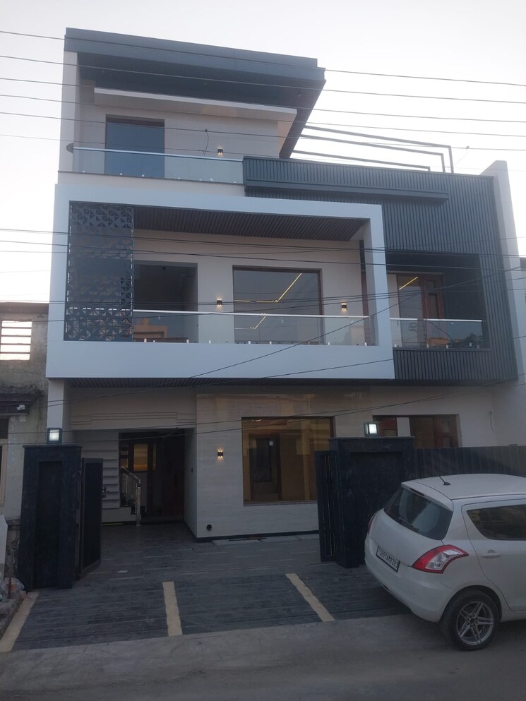 Exterior View, vip road 4 Bedroom 130 Sq.Yd. Independent House In Vip Road Zirakpur 9426425