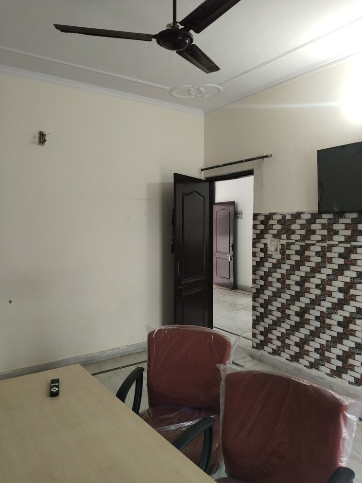 Bedroom, sector 34 2 Bedroom 1200 Sq.Ft. Builder Floor In Sector 34 Faridabad 9426440