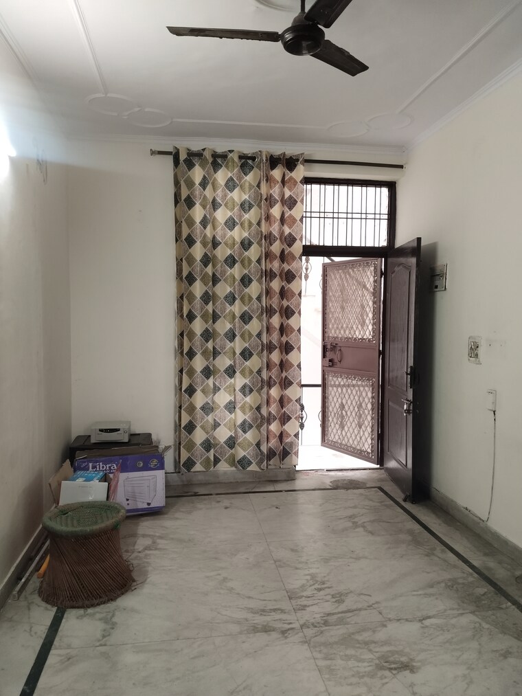 Room, sector 34 2 Bedroom 1200 Sq.Ft. Builder Floor In Sector 34 Faridabad 9426440