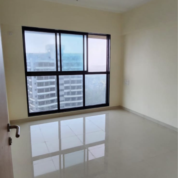 Room in 3 BHK Builder Floor at Lodha Versova, Yari Road – for Sale