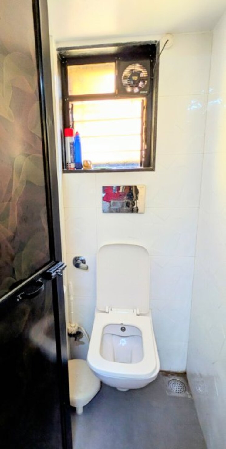 Bathroom, matoshree-krupa-chs 1 Bedroom 650 Sq.Ft. Apartment In Mulund East Mumbai 9424730
