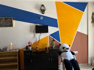 Furnished Amenities in 3 BHK Apartment at KLJ Platinum Plus, Sector 77 – for Rent