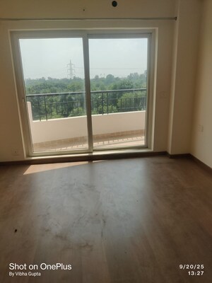 Room in 3 BHK Apartment at Ansal Crown Heights, Sector 80 – for Rent