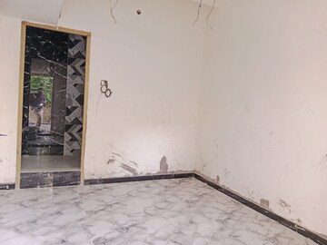 Room in 3 BHK Apartment at Parrys – for Sale