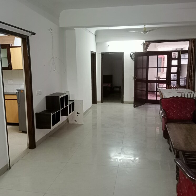 Room, patiala road 3 Bedroom 1500 Sq.Ft. Apartment In Patiala Road Zirakpur 9426472