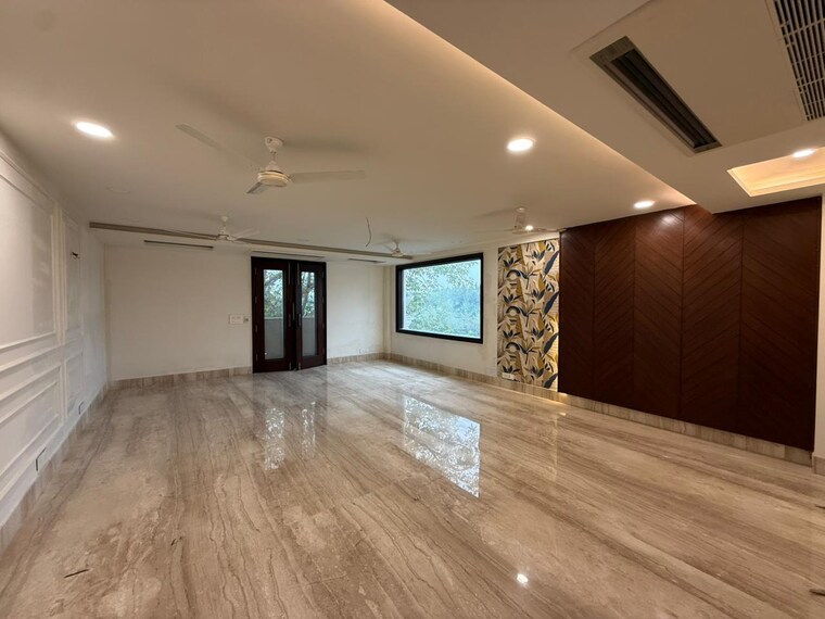 Room, panchsheel park 4 Bedroom 515 Sq.Yd. Builder Floor In Panchsheel Park Delhi 9426471