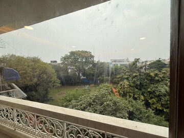 Plot Area in 4 BHK Builder Floor at Panchsheel Park – for Sale