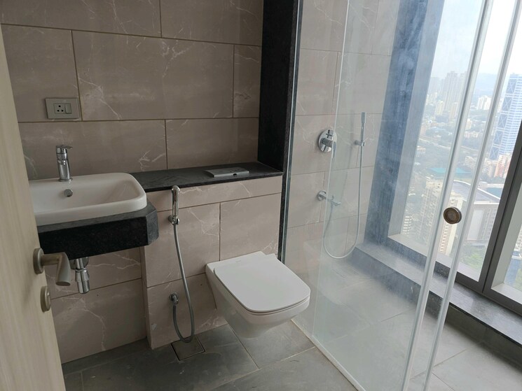 Bathroom, rustomjee-crown 5 Bedroom 3072 Sq.Ft. Apartment In Prabhadevi Mumbai 9426466