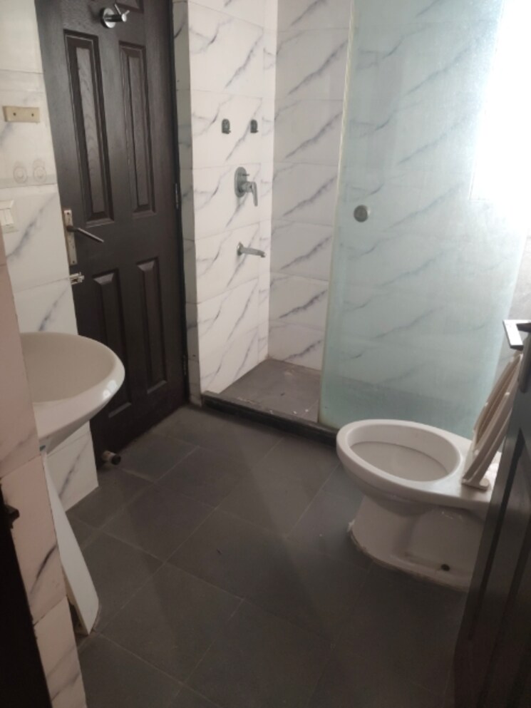 Bathroom, dasnac-the-jewel 3 Bedroom 1900 Sq.Ft. Apartment In Sector 75 Noida 9426486