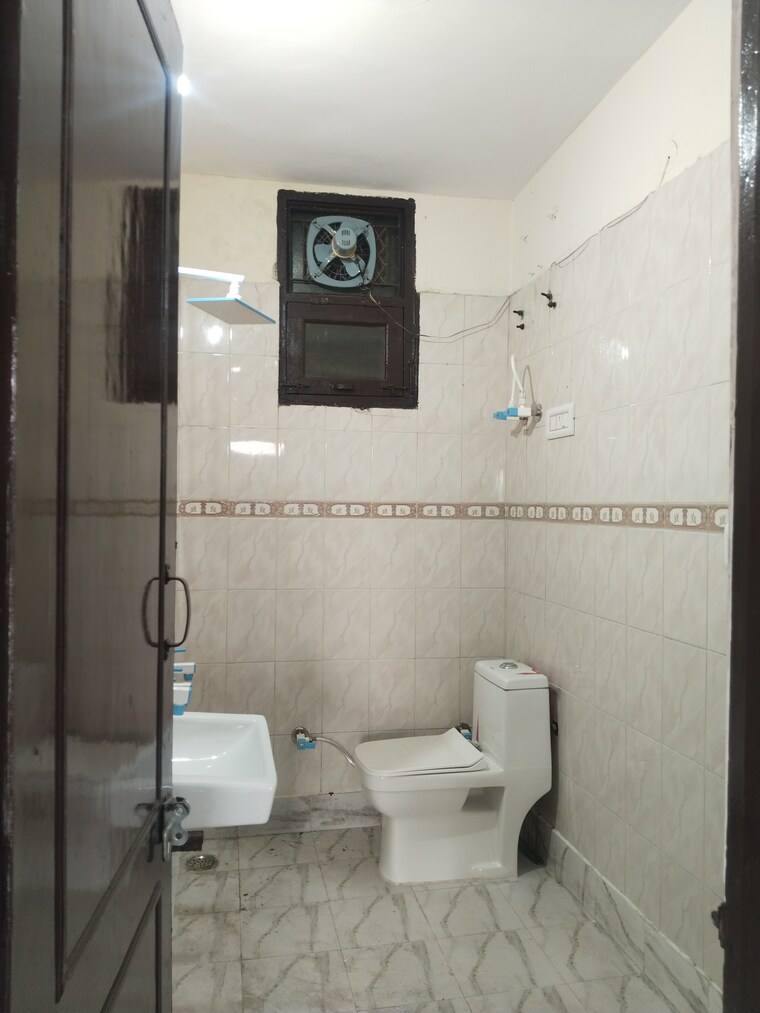 Master Bedroom, ashoka-enclave-faridabad 3 Bedroom 1800 Sq.Ft. Builder Floor In Sector 34 Faridabad 9426500