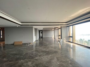 Room in 4 BHK Apartment at Lodha Trump Tower, Worli – for Rent
