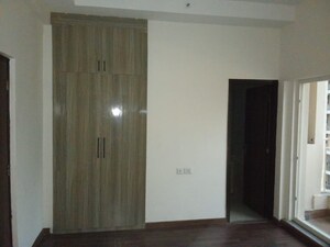 Room in 3.5 BHK Apartment at BPTP Discovery Park, Sector 80 – for Rent