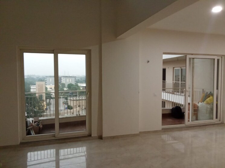 Room, bptp-discovery-park 3.5 Bedroom 2862 Sq.Ft. Apartment In Sector 80 Faridabad 9426490