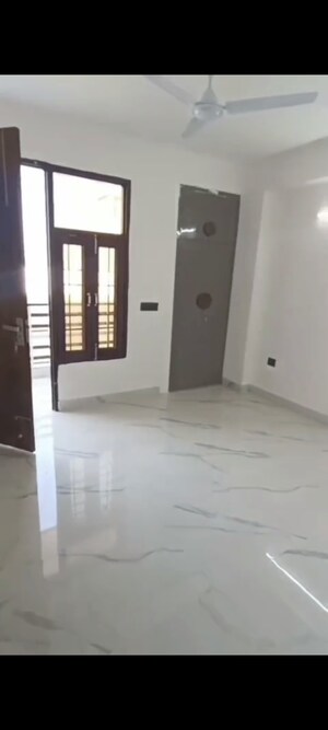 Room in 2 BHK Builder Floor at Chattarpur – for Rent