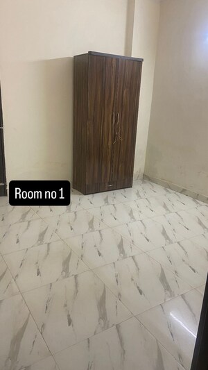 Room in 2 BHK Builder Floor at Shri Balaji Apartments Gurgaon, Dharam Colony – for Rent