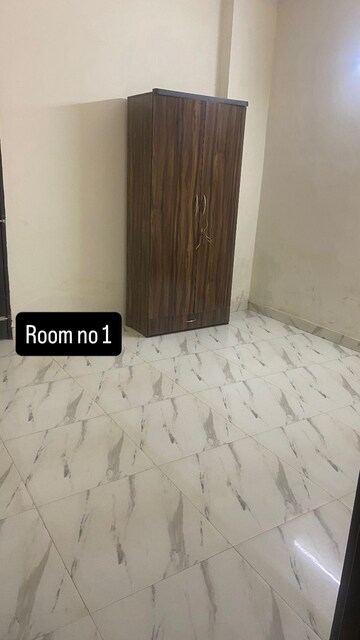 Room in 2 BHK Builder Floor at Shri Balaji Apartments Gurgaon, Dharam Colony – for Rent