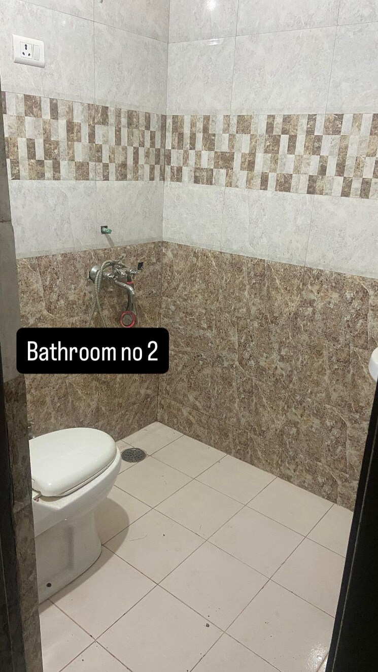 Bathroom, shri-balaji-apartments-gurgaon 2 Bedroom 173 Sq.Yd. Builder Floor In Dharam Colony Gurgaon 9426503