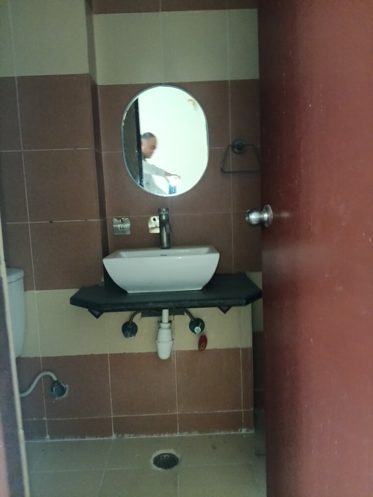 Bathroom, mahagun-mywoods-ii 2 Bedroom 960 Sq.Ft. Apartment In Sector 16c Greater Noida Greater Noida 9426504