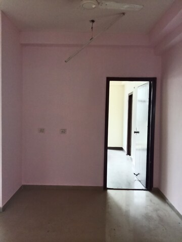 Room in 2 BHK Apartment at Mahagun Mywoods II, Sector 16c Greater Noida – for Rent