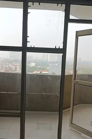 2 BHK Apartment For Rent in Pyramid Heights, Sector 85