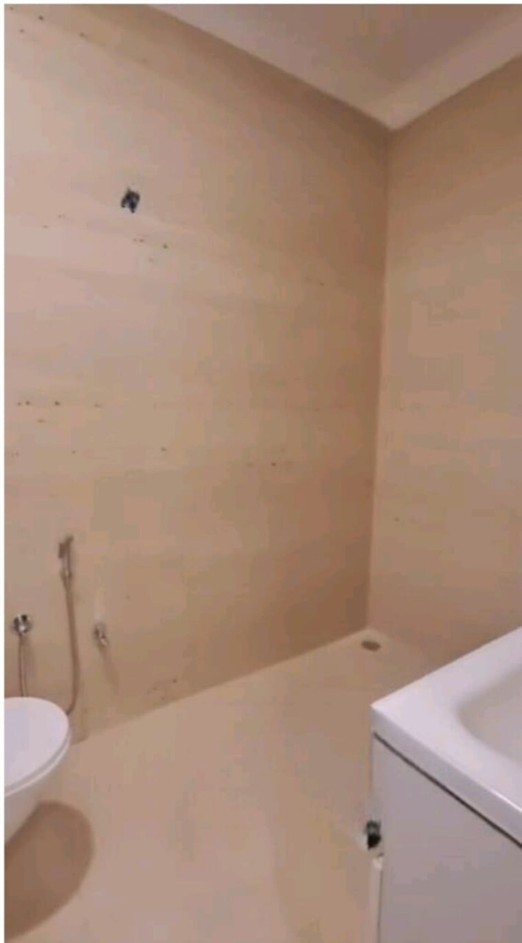 Bathroom, puri-kohinoor 3 Bedroom 1200 Sq.Ft. Apartment In Sector 89 Faridabad 9426509